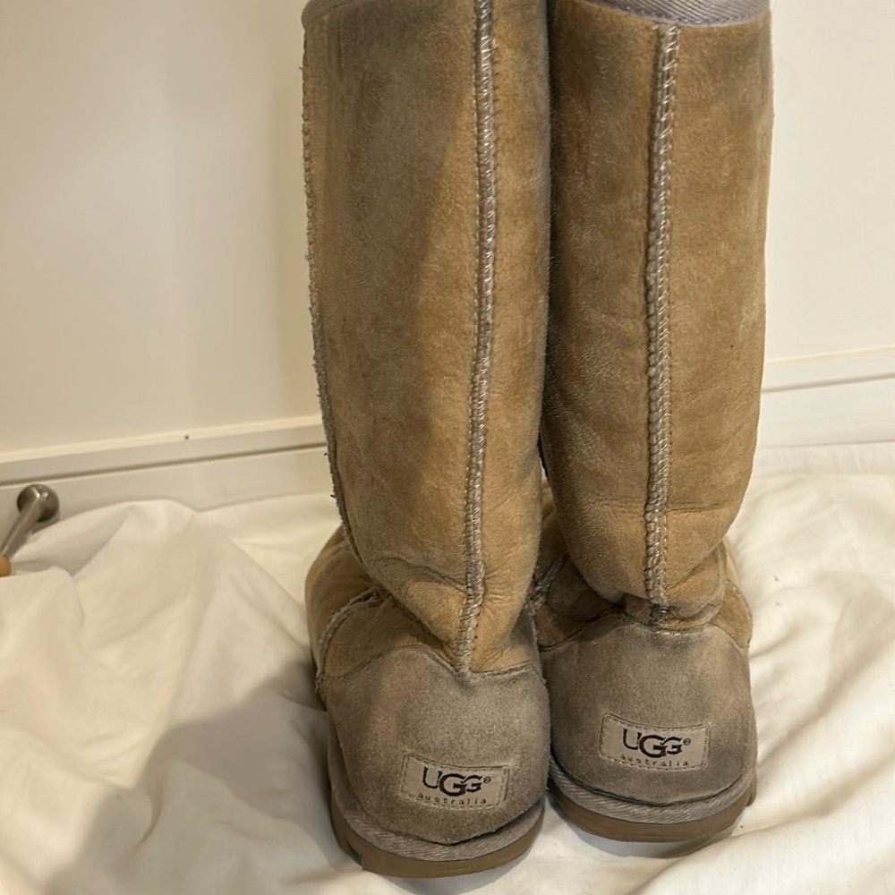 Authentic Women’s Tall Tan UGG Boots w/Shearling Lining